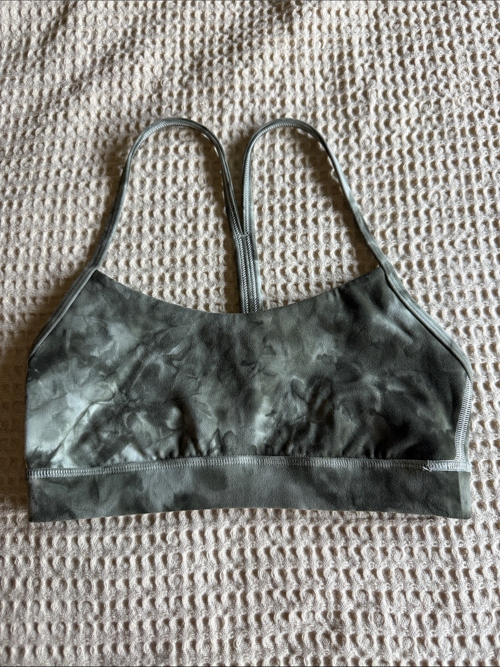 Lululemon sports bra size 4